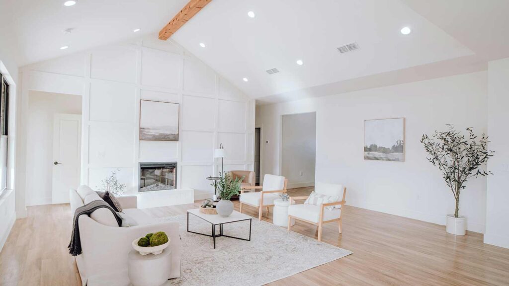Modern, bright, minimalist living room Lien-Search
